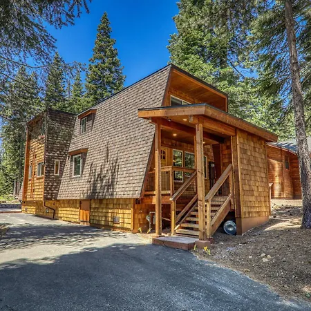 10Th Mountain Home - 4Br Tahoe Donner W Hot Tub, Hoa Amenities!